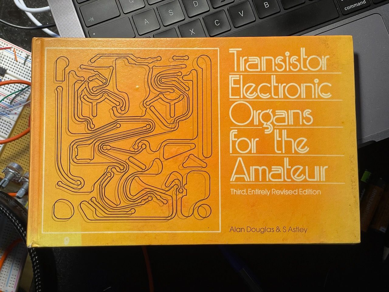 “Transistor Electronic Organs for the Amateur” book cover