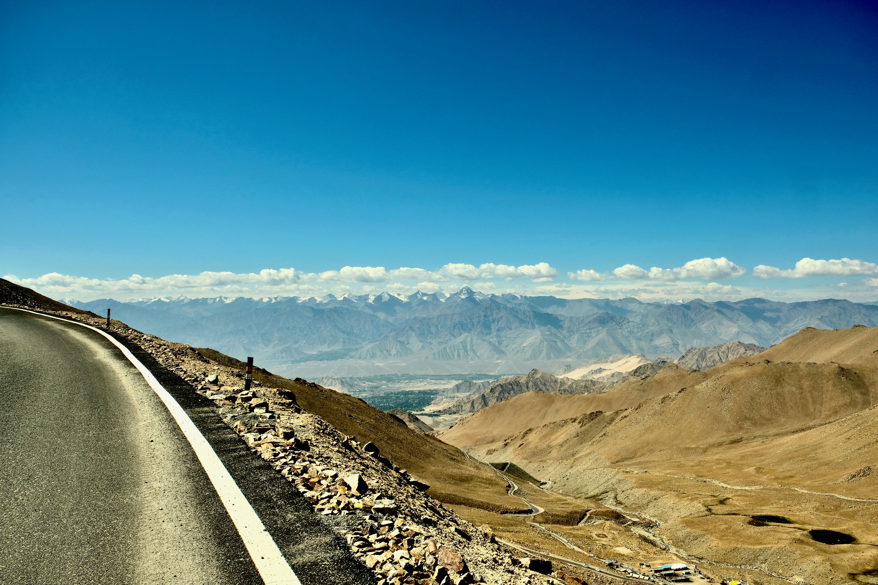 On the way to the Khardung La pass, Ladakh, September 2021.