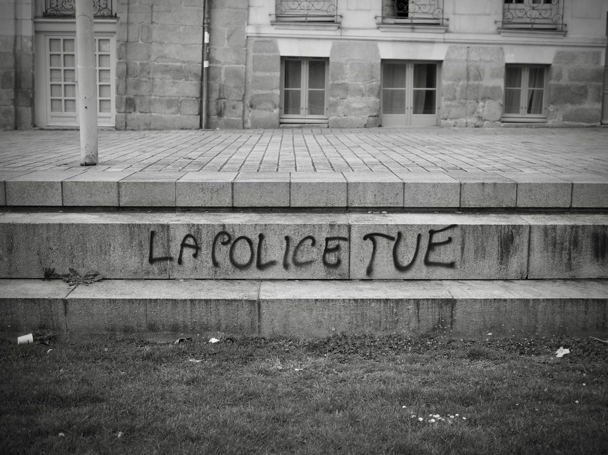 La police tue